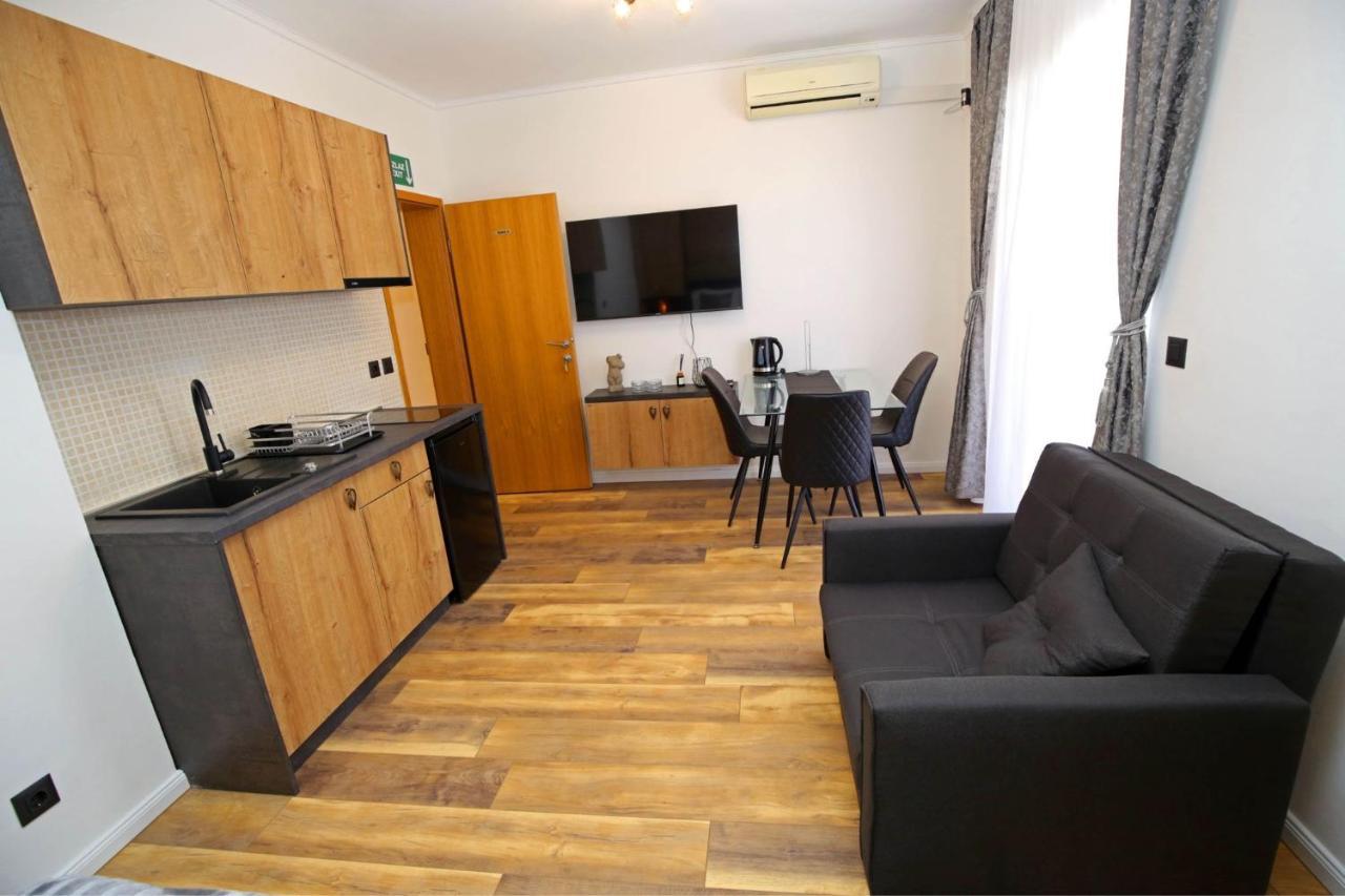Apartmani Krka Rooms โลโซวาซ ภายนอก รูปภาพ