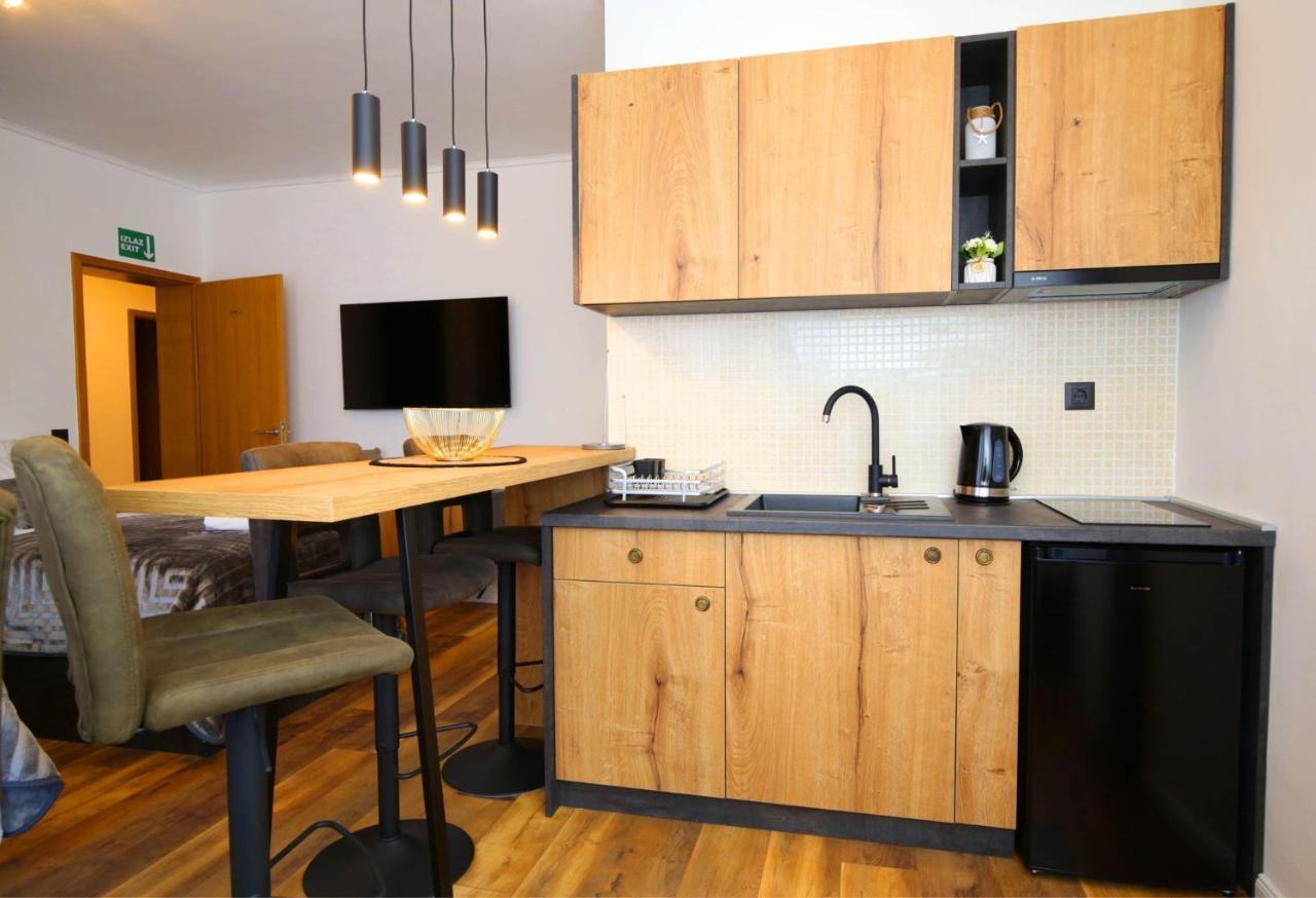 Apartmani Krka Rooms โลโซวาซ ภายนอก รูปภาพ