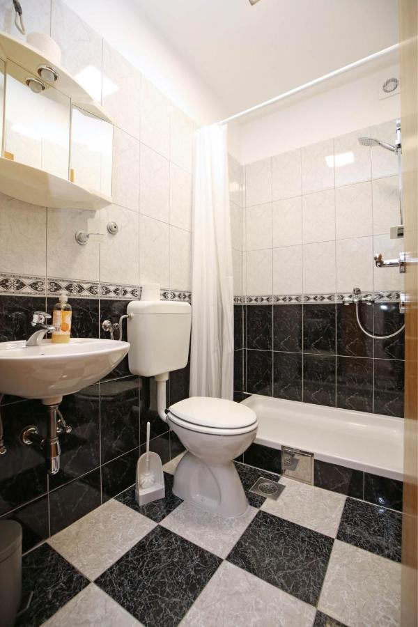 Apartmani Krka Rooms โลโซวาซ ภายนอก รูปภาพ