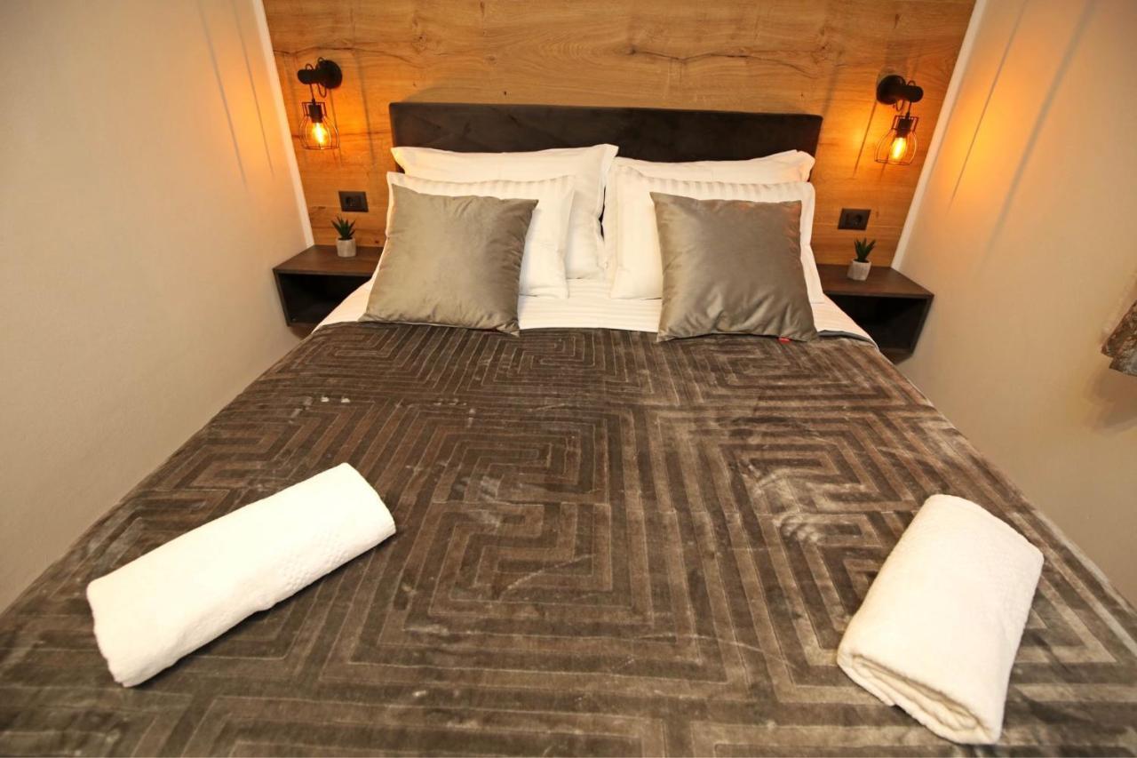 Apartmani Krka Rooms โลโซวาซ ภายนอก รูปภาพ