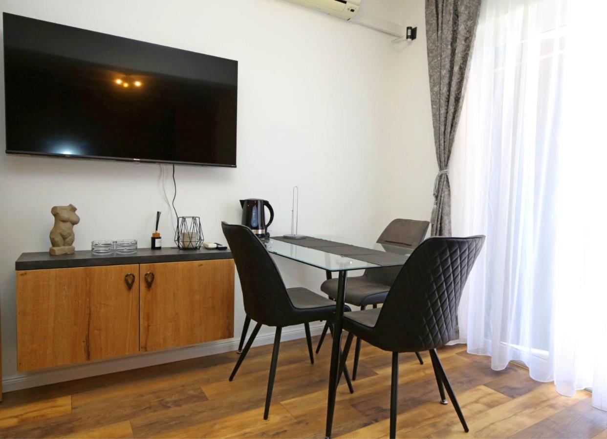 Apartmani Krka Rooms โลโซวาซ ภายนอก รูปภาพ