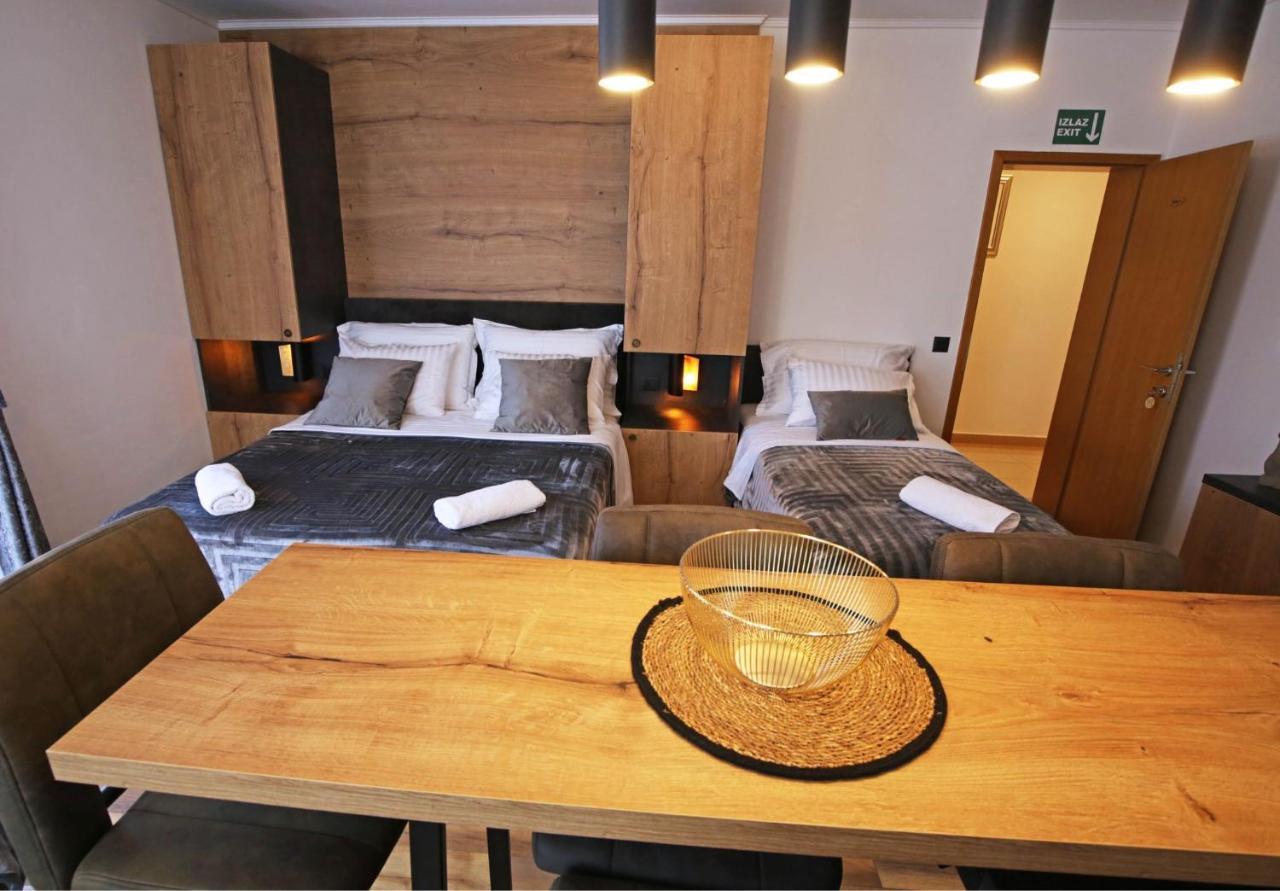 Apartmani Krka Rooms โลโซวาซ ภายนอก รูปภาพ