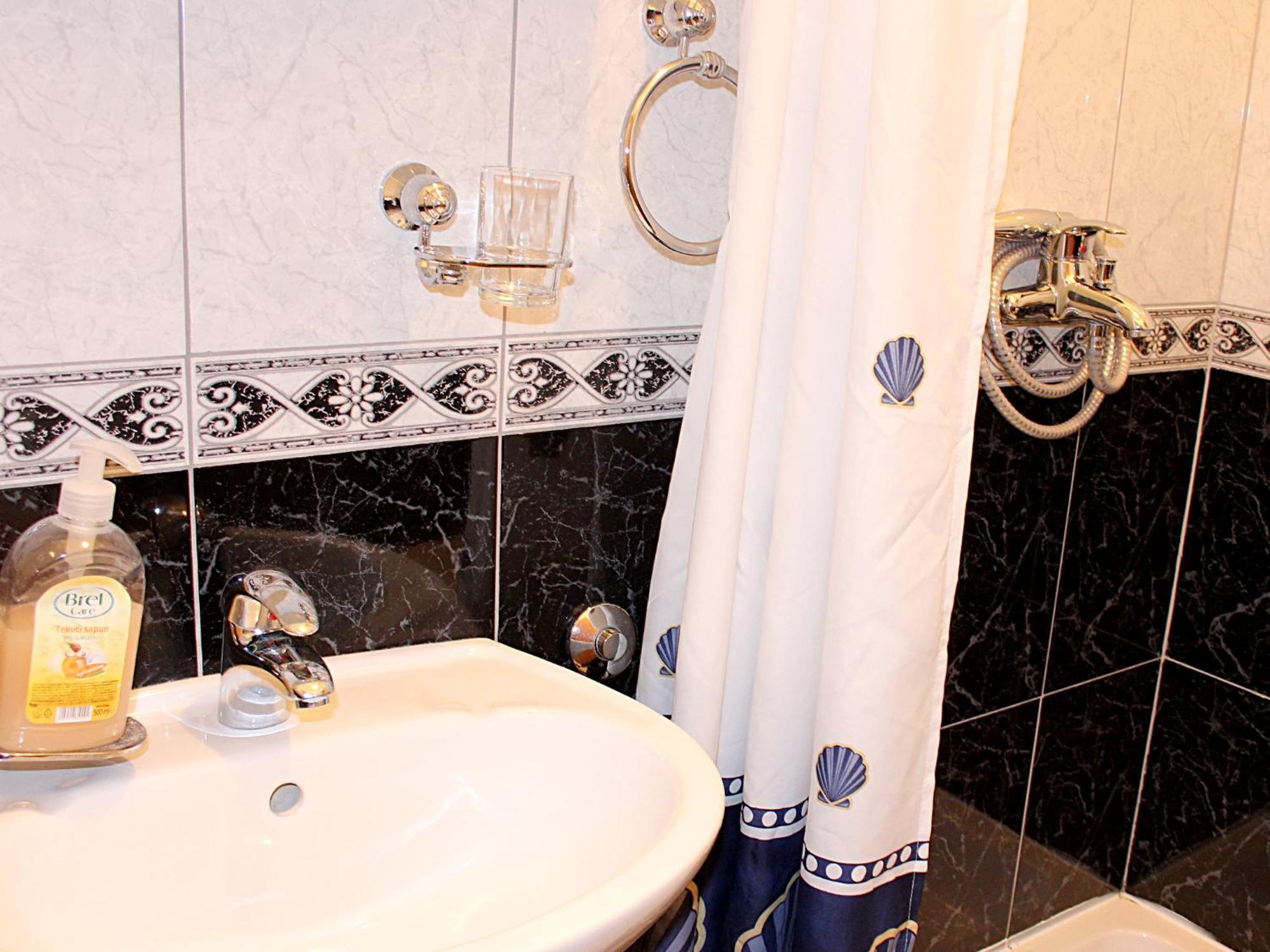 Apartmani Krka Rooms โลโซวาซ ห้อง รูปภาพ